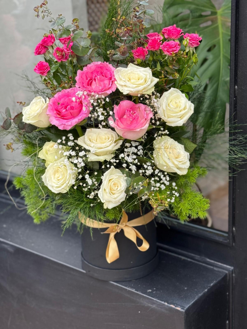 XXL PEMBE & BEYAZ  GÜL KUTU ARAJMAN